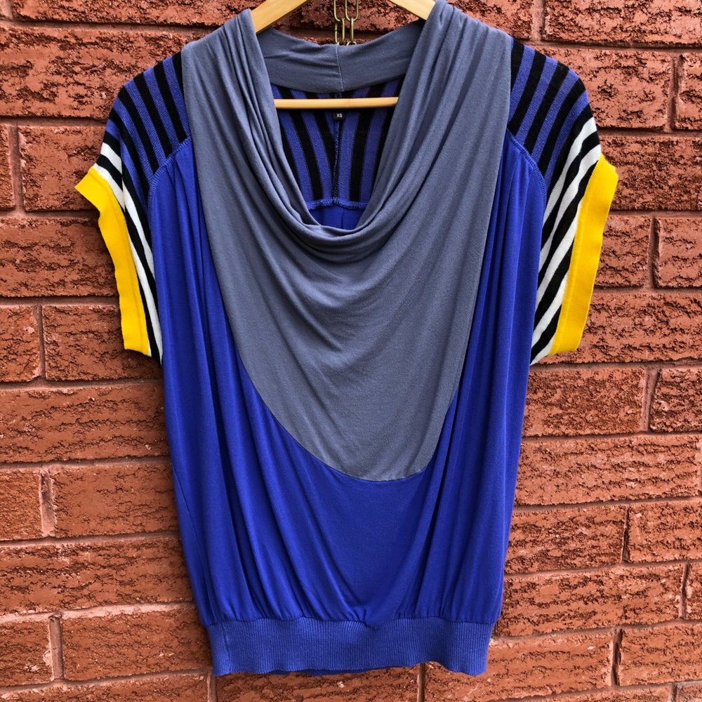 Short sleeve pull over top